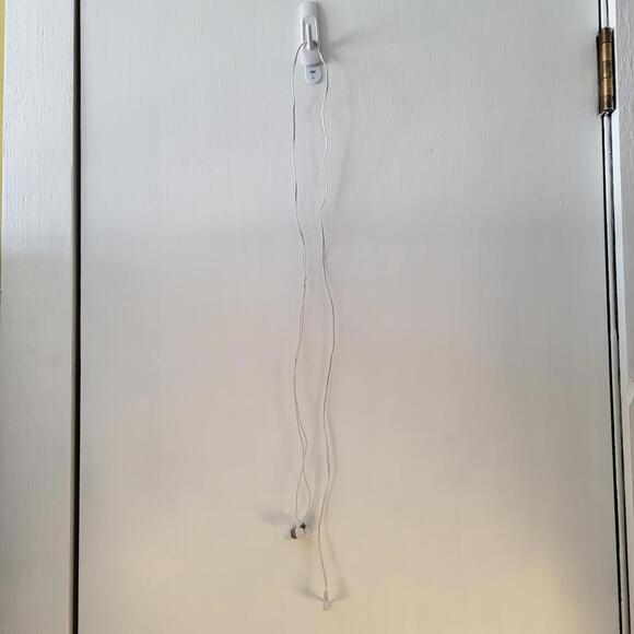 wired in-ear earphones with a 3.5mm jack plug bundle of 3. 1 still in pkg 2 used - Picture 4 of 4